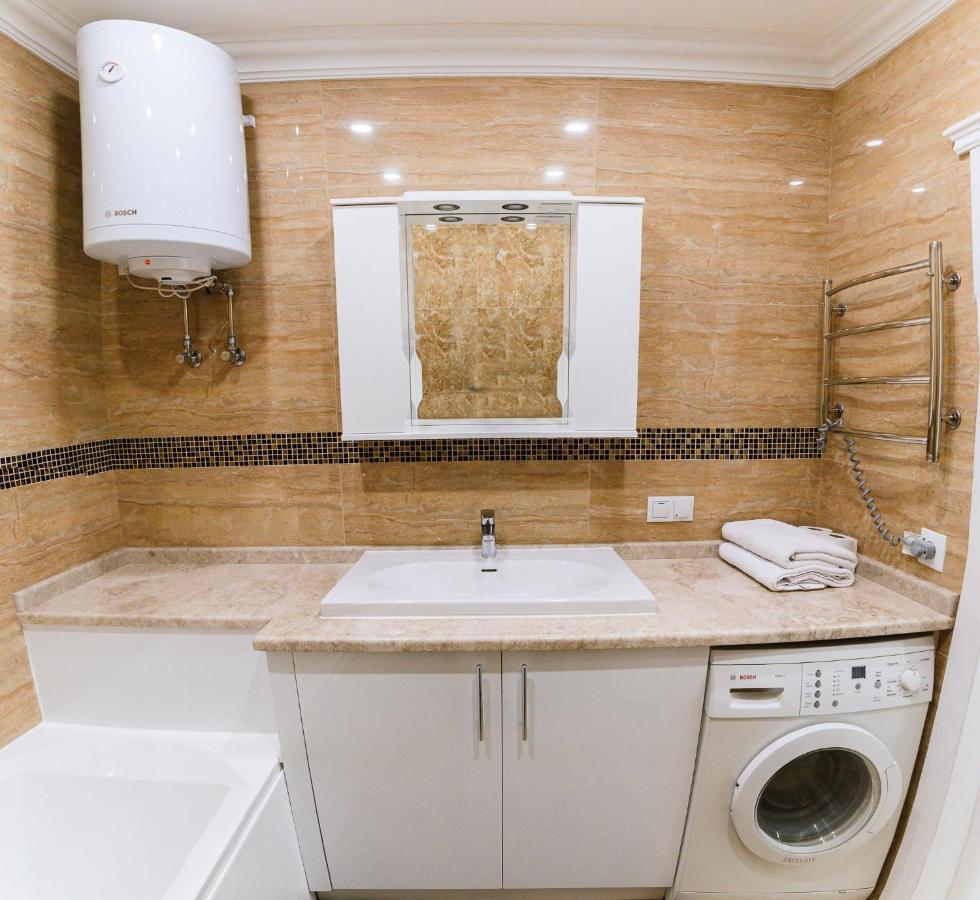 Apartamento Luxury For Business & Pleasure Royal 2 Kiev Exterior foto