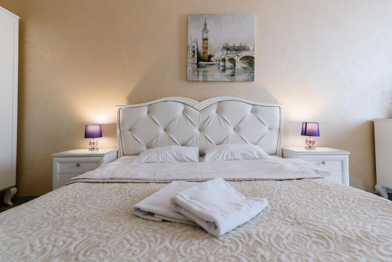 Apartamento Luxury For Business & Pleasure Royal 2 Kiev Exterior foto
