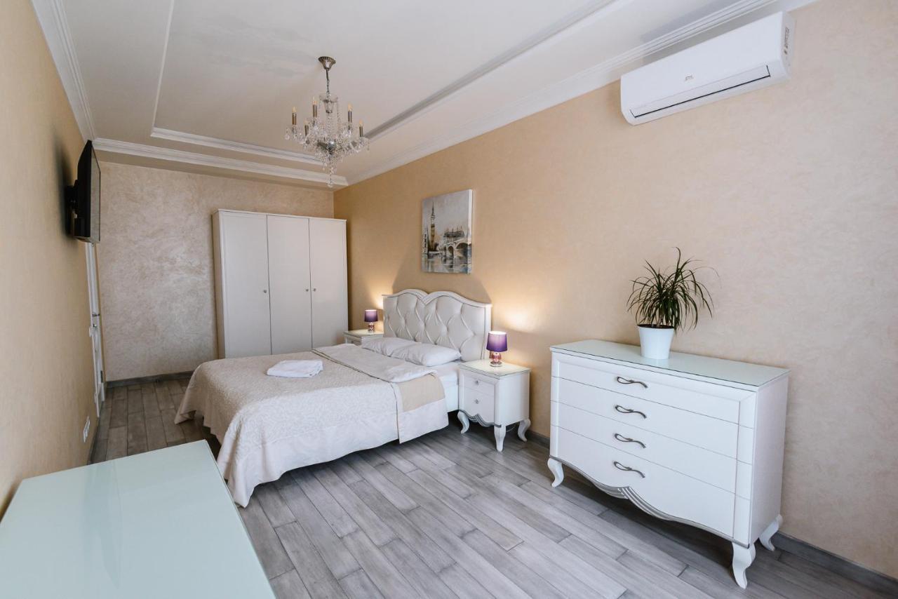 Apartamento Luxury For Business & Pleasure Royal 2 Kiev Exterior foto