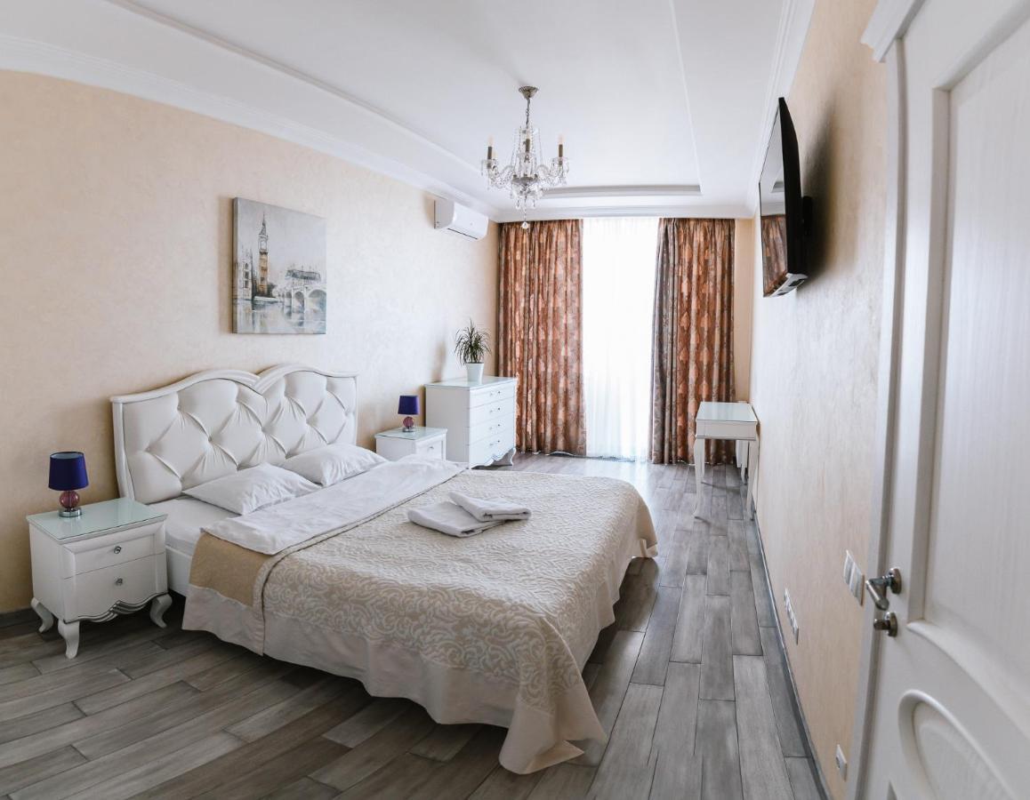 Apartamento Luxury For Business & Pleasure Royal 2 Kiev Exterior foto