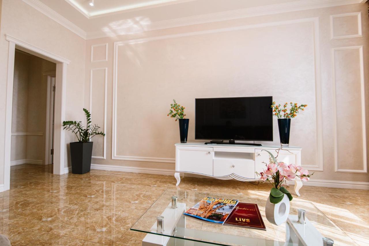 Apartamento Luxury For Business & Pleasure Royal 2 Kiev Exterior foto